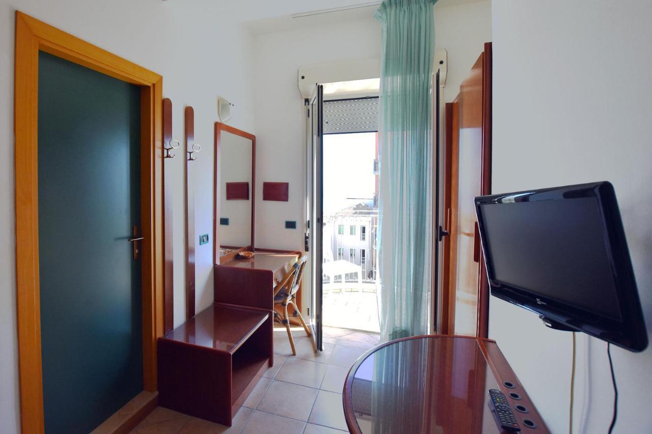 Hotel Europa Misano Adriatico Extérieur photo